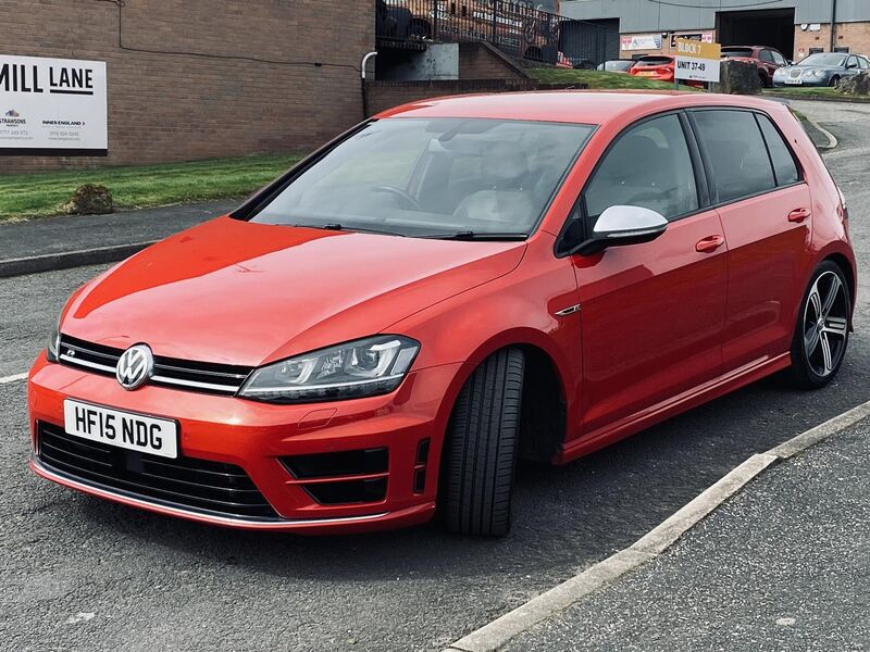 VOLKSWAGEN GOLF