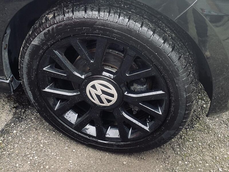 VOLKSWAGEN UP
