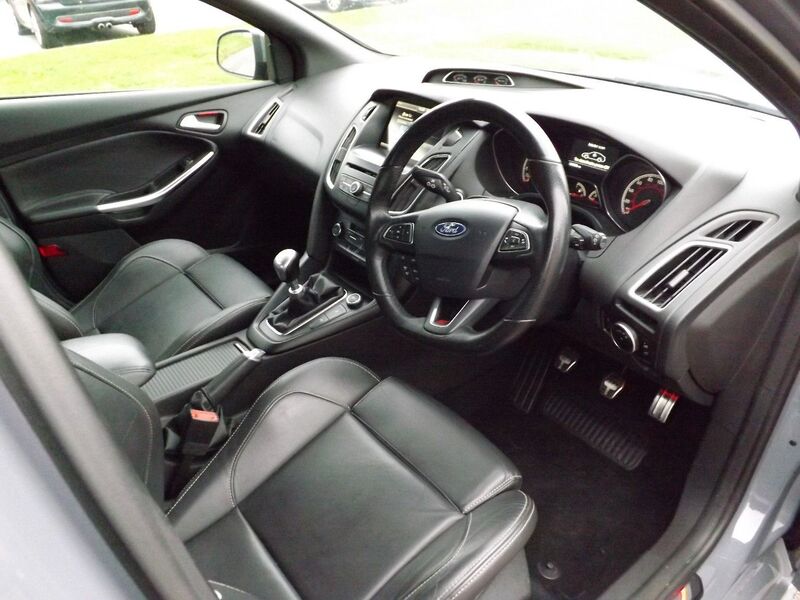 FORD FOCUS