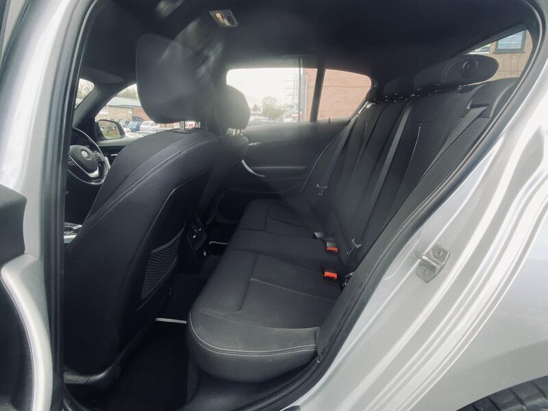 BMW 1 SERIES