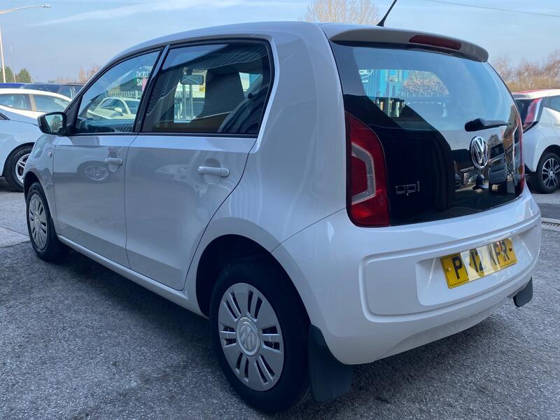 VOLKSWAGEN UP