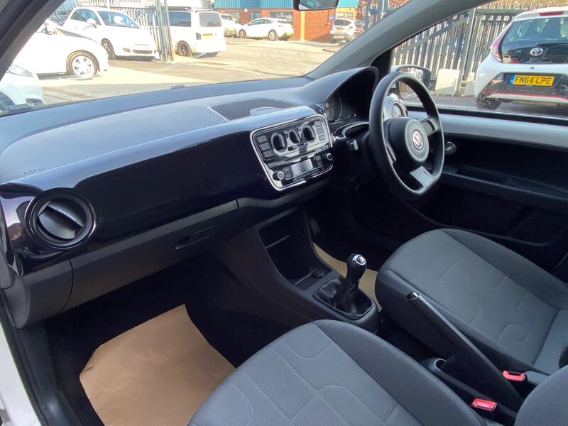 VOLKSWAGEN UP