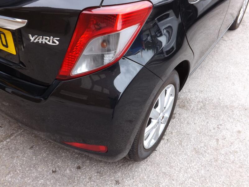TOYOTA YARIS