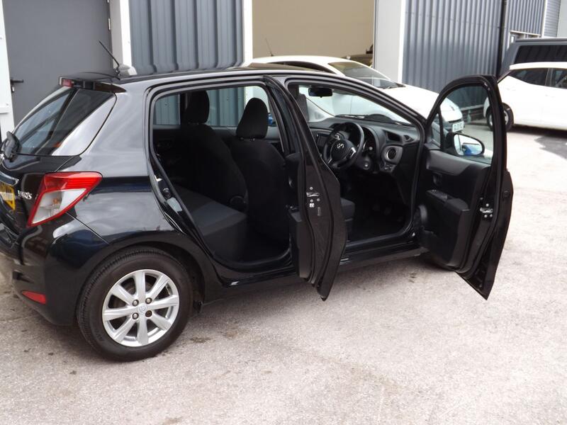 TOYOTA YARIS