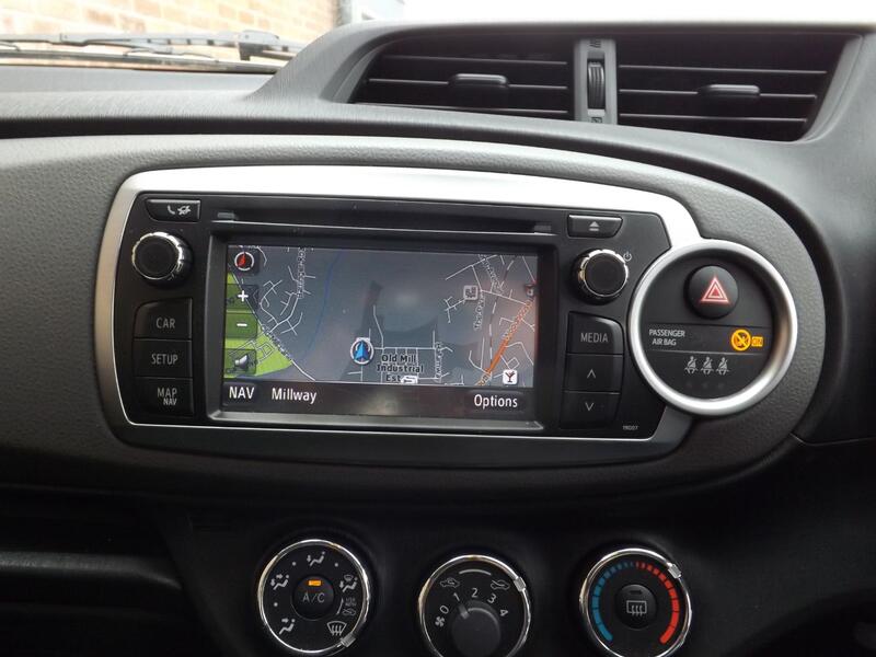 TOYOTA YARIS