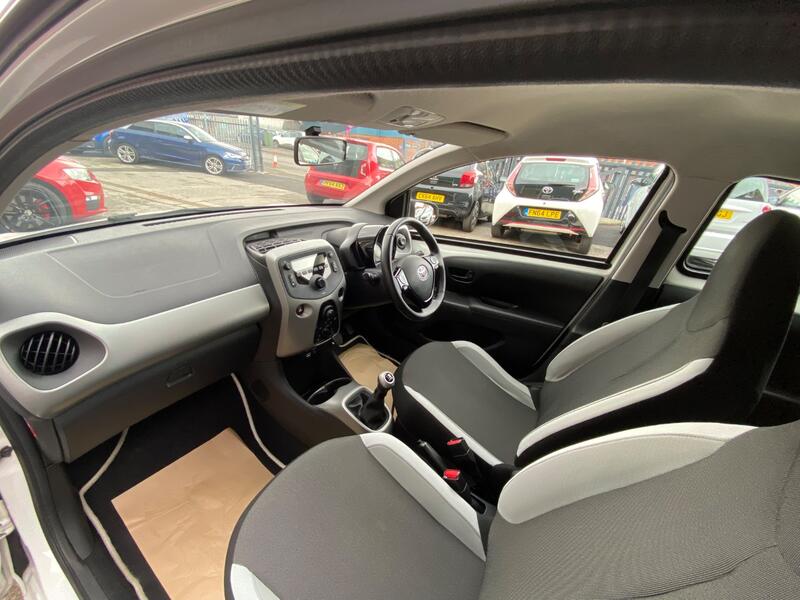 TOYOTA AYGO
