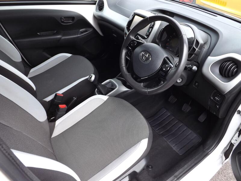 TOYOTA AYGO