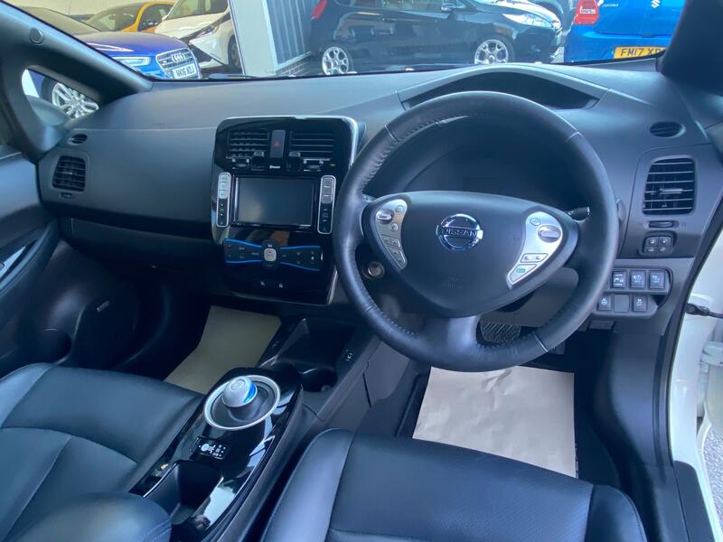 NISSAN LEAF