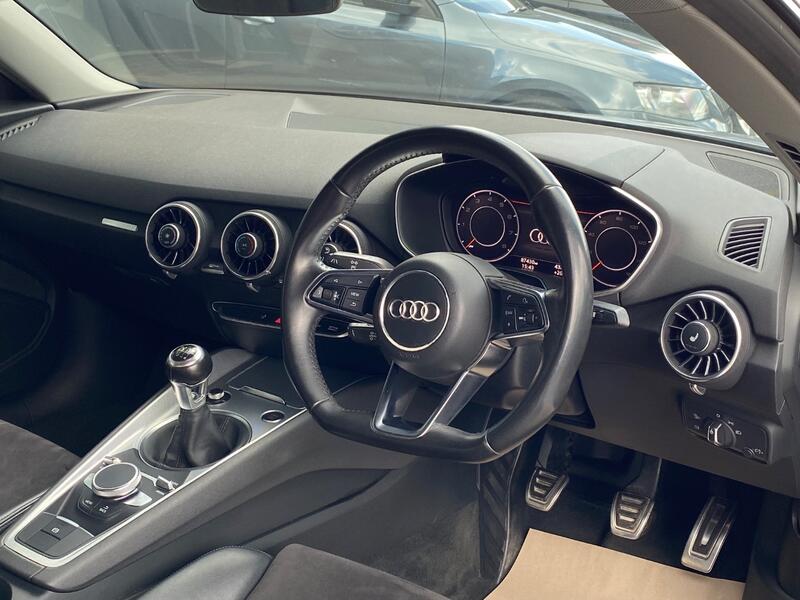 AUDI TT