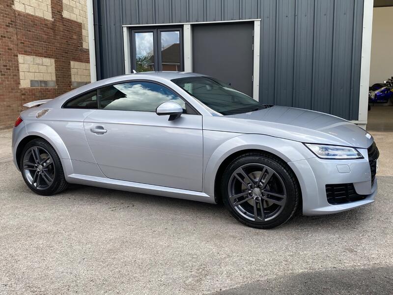 AUDI TT