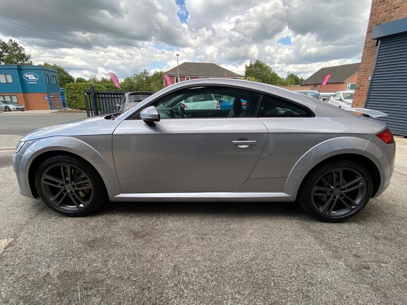 AUDI TT