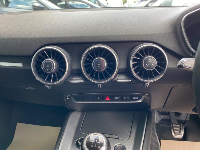 AUDI TT